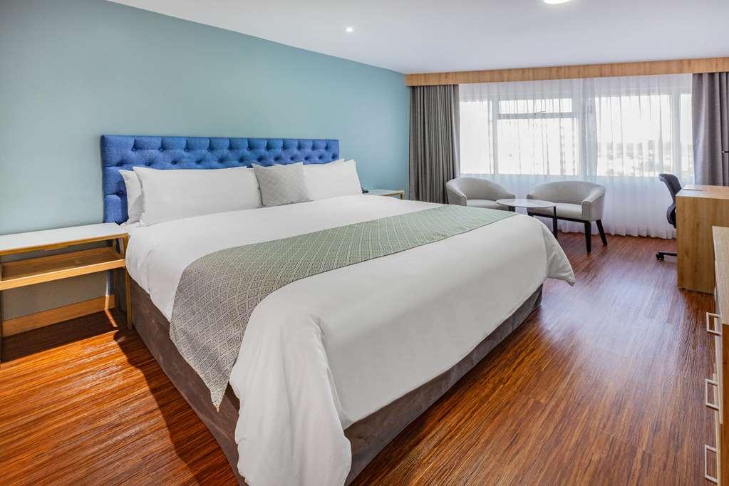 Tryp Guayaquil Hotel Room photo