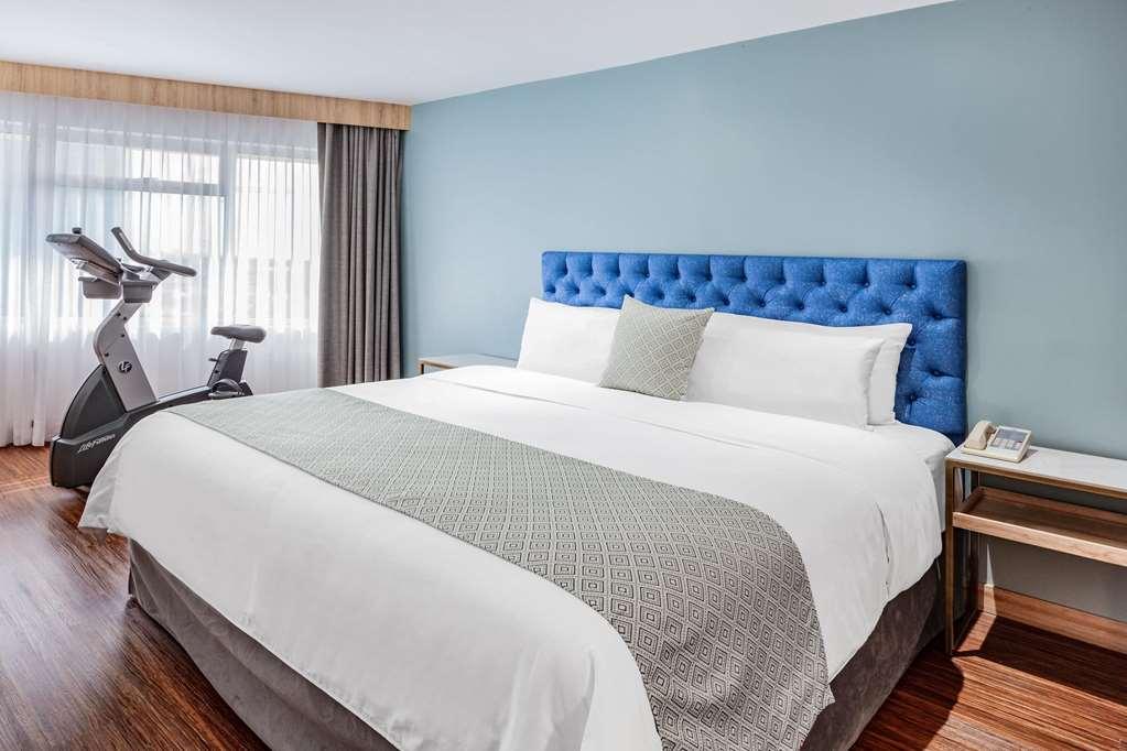 Tryp Guayaquil Hotel Room photo