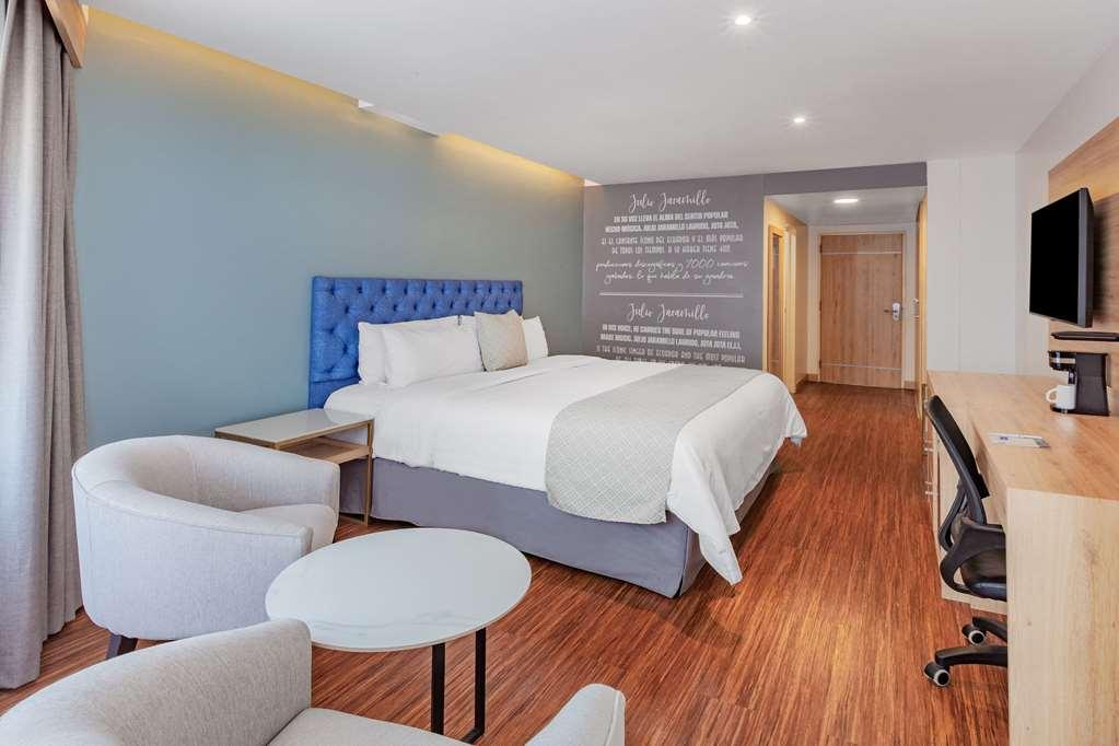 Tryp Guayaquil Hotel Room photo